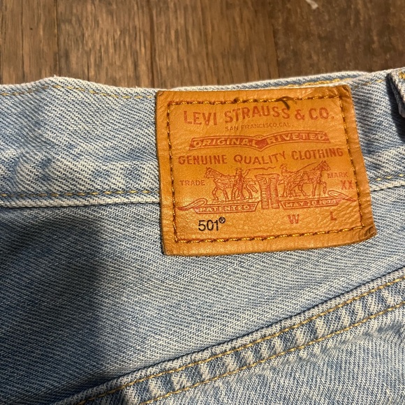 Levi Original 501 High Rise Shorts - Picture 4 of 6